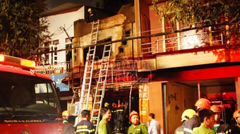 Cháy kinh hoàng tiệm bọc yên xe máy, 5 người bị thiêu chết