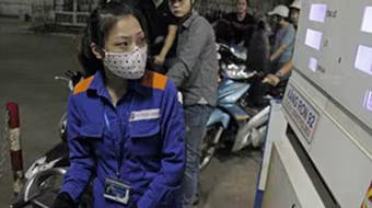 Giá xăng tăng lên 24.510 đồng/lít