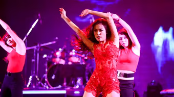 Hoàng Thùy Linh diện đồ sexy khoe vũ đạo "nóng bỏng"