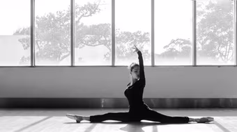 Yến Trang khoe vẻ đẹp giản dị nhưng quyến rũ