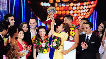 Chung kết Bước nhảy hoàn vũ 2014: Bất ngờ với 2 "cô gái vàng"