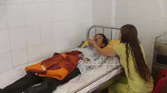 Đắk Lắk: Học trò đánh thầy giáo dập não