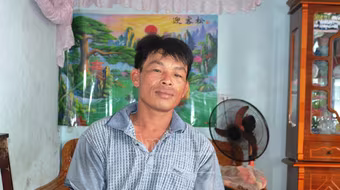 Tàu cá bị sóng lớn đánh chìm, 4 ngư dân may mắn được cứu sống