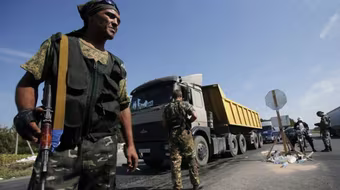 Lugansk thả tù binh, quyết không trao quyền kiểm soát khu vực biên giới cho Kiev