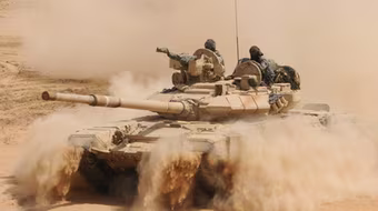 [ẢNH] T-72/90 Ấn Độ có thực sự "đè bẹp" được ZTQ-15 Trung Quốc?