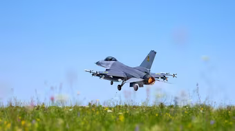 Tiêm kích F-16 Ukraine bị Patriot bắn hạ bất chấp có hệ thống EW tối tân nhất