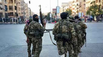 Phiến quân HTS tấn công dữ dội Hama, Quân đội Syria gặp nguy khi thiếu cứu viện