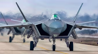 Tốc độ sản xuất tiêm kích tàng hình của Trung Quốc 'nhanh chóng mặt'