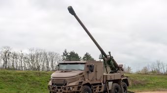 Cuộc cách mạng hỏa lực khi Lục quân Mỹ mua tới 400 pháo tự hành Caesar?