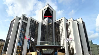 Tài sản của Tập đoàn Lukoil gây ra cuộc tranh giành tại nước ngoài