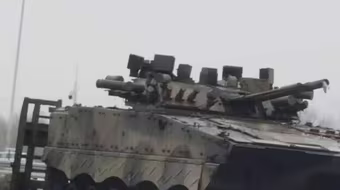 Xe chiến đấu bộ binh ZBD-04 gây bất ngờ khi mang hệ thống phòng vệ chủ động lạ