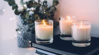 Nguy cơ cháy do nến thơm, đèn sưởi, bếp từ cũ - vì sao?