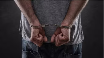 [Tin nhanh tối 18-8-2022] Nghi vợ ngoại tình, người đàn ông đâm ‘tình địch’ nhiều nhát