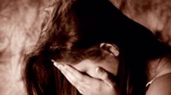 Người mẹ mưu trí cứu con gái khỏi "tổ quỷ" tận châu Phi