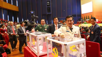 Hôm nay, Ban Chấp hành Trung ương khóa XIII bầu Bộ Chính trị, Tổng Bí thư