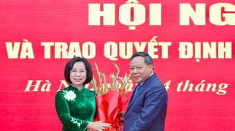 Bà Bùi Huyền Mai giữ chức Bí thư Đảng ủy MTTQ Việt Nam TP Hà Nội