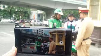 Vi phạm giao thông còn livestream lên mạng xã hội có thể phải ngồi tù