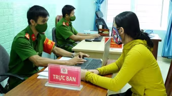 Đề xuất mới nhất của Bộ Công an về tuyển, sử dụng lao động hợp đồng trong CAND