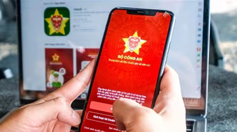 Từ 1-1-2024, việc tiếp nhận hồ sơ đăng ký thường trú, tạm trú qua VNeID thực hiện ra sao?