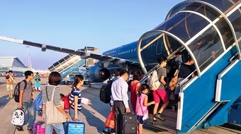Quốc hội xem xét sửa quy định về giá dịch vụ, phí, lệ phí thuộc lĩnh vực hàng không