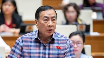 ĐBQH: 'Ngân hàng chỉ bán vàng miếng nhưng không mua, dân biết bán ở đâu?"