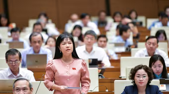 Đại biểu Quốc hội chất vấn về cách giải quyết bài toán kinh tế báo chí