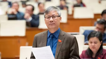 ĐBQH: Tại sao việc sử dụng nhiều bộ sách được những người đề xuất cho là hay nhưng lại thất bại?