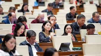 Mới: Xem xét, bổ sung quy định cấm sử dụng AI để thao túng bầu cử hoặc gây rối