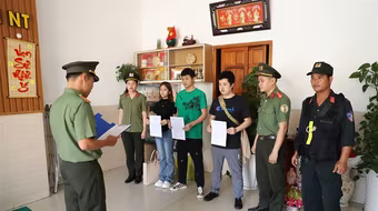 Đề xuất mới nhất của Bộ Công an về thẩm quyền áp dụng hình thức trục xuất, các trường hợp hoãn trục xuất