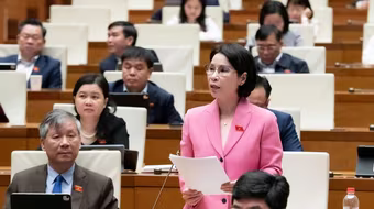 Đại biểu Quốc hội đề nghị áp dụng 100% phụ cấp ưu đãi nghề cho bác sĩ chuyên môn tại trạm y tế xã, cơ sở y tế dự phòng