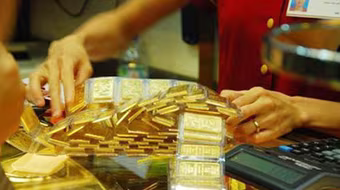 Giá vàng quay đầu giảm sau tuyên bố về lãi suất của Bộ Tài chính Mỹ