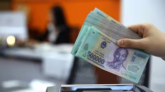 Lợi nhuận ngân hàng có thể giảm 20-25%, nợ xấu tăng lên đến 3% trong năm 2020