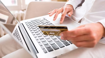 Từ 1/7/2025, phải chuyển khoản thì mới được khấu trừ thuế?