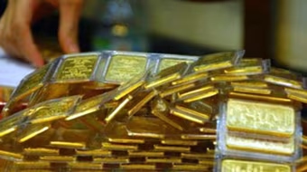 Lực cầu “bắt đáy” giúp giá vàng dừng đà giảm