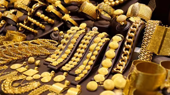 Lo sợ "bong bóng" bitcoin vỡ, dòng tiền quay trở lại với vàng