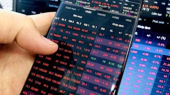 Vì sao nhà đầu tư “quay lưng” với cổ phiếu ngân hàng?