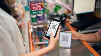 Việt Nam đang trên đà tiến tới một xã hội không tiền mặt