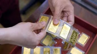 Giá vàng SJC tiến sát 134 triệu đồng/lượng