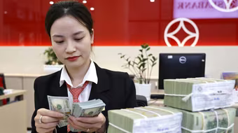 UOB: Đồng USD suy yếu với nhiều loại tiền tệ, nhưng VND là ngoại lệ