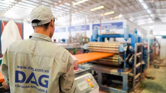 Đình chỉ giao dịch cổ phiếu Nhựa Đông Á (DAG)