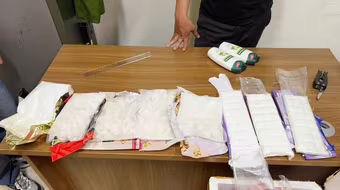 Hai đối tượng vận chuyển 5,3kg ma túy bị Hải quan Nội Bài bắt giữ