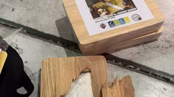 Hơn 5kg ma túy ngụy trang trong thớt gỗ “hạ cánh” sân bay Tân Sơn Nhất