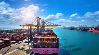 Xuất nhập khẩu tích cực, thu ngân sách tăng mạnh