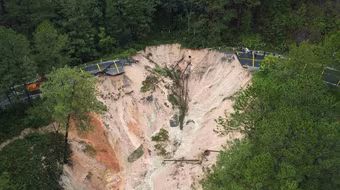 Cục Đường bộ khẩn cấp hỗ trợ Lâm Đồng 5.000 rọ đá để xử lý các điểm sạt lở 