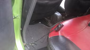 Bắt quả tang chủ gara ô tô đang “chỉnh” đồng hồ taxi