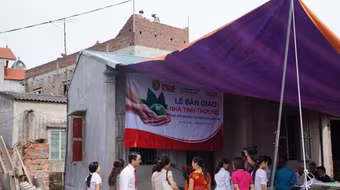 Trao nhà tình thương cho hộ nghèo huyện Gia Lâm