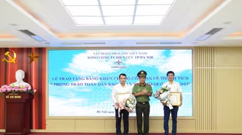 Nhiều cá nhân, tập thể của EVNHANOI được khen trong phong trào toàn dân bảo vệ an ninh Tổ quốc