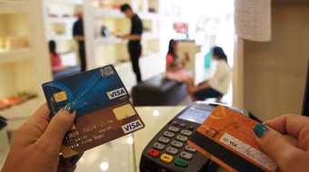 Nhóm thanh niên ‘bóc’ lỗ hổng của ngân hàng, chiếm đoạt gần 2 tỷ đồng