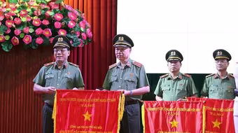 Công an Hà Nội: hoàn thành xuất sắc nhiệm vụ giữ vững an ninh chính trị, trật tự an toàn xã hội