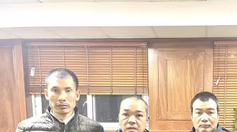 Phát lộ ổ nhóm “kiếm” hàng chục tỷ đồng từ các tàu, bến bãi khai thác cát trái phép